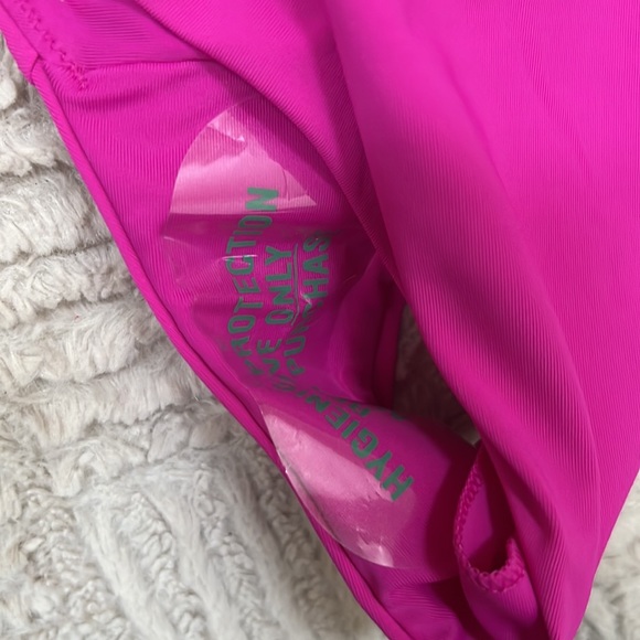 CALIA Women's High Neck Zip Back One Piece Swimsuit,
New with tags Size 8 - Picture 14 of 16